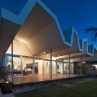 Metal Material Glass Strong Metal Material Framing Transparent Glass Walls Of Flo House Building Presenting Enlightened House Interior In Cream Color Scheme Dream Homes Contemporary Australian Home With Unique Cantilever Roofing And Buildings