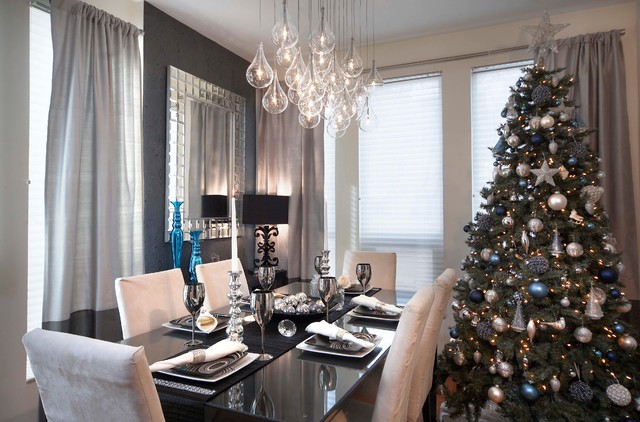 Modern Dining Christmas Stunning Modern Dining Room With Christmas Dinner Table Decorations And Glaring Glass Chandelier Sheer Curtain Shiny Floor Lamp Dining Room Easy Christmas Dinner Table Decorations With Luxurious Colors Combinations