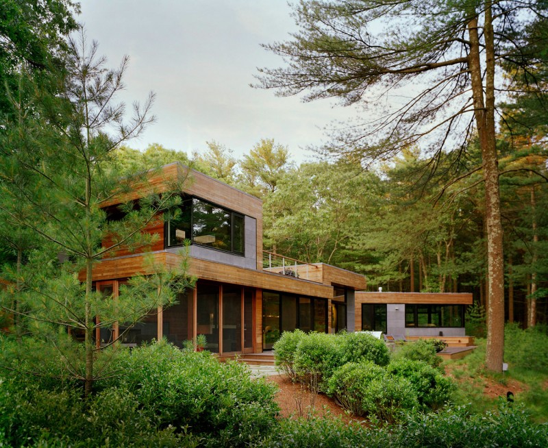 Kettle Hole In Warm Kettle Hole Residence Built In Two Floor Home Design With Open Rooftop Balcony And Lush Vegetation Architecture Cantilevered Contemporary Home With Captivating Living Room Spaces