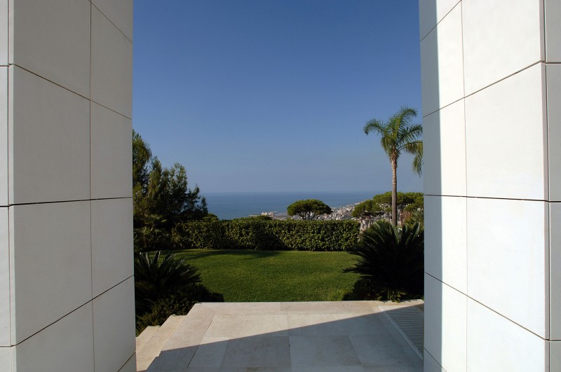 Ocean View This Adorable Ocean View Enjoyed From This Is Not A Framed Garden Residence Swimming Pool And Landscaping Area Dream Homes Elegant Home Covered By Infinity Swimming Pool And Natural Garden View