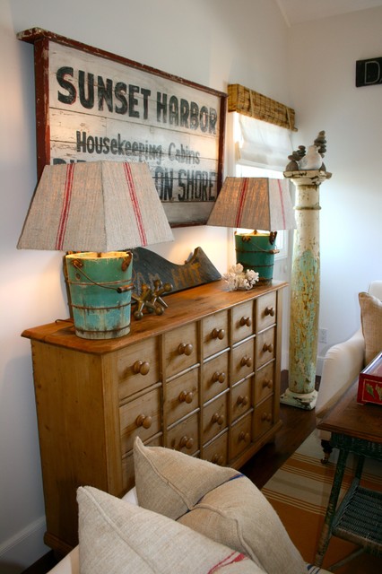 Beach Style With Amusing Beach Style Family Room With Burlap Lamp Shade And The Wooden Paint Wall Make The Room More Creative Decoration Fascinating Burlap Lamp Shades For Classy Room Interiors