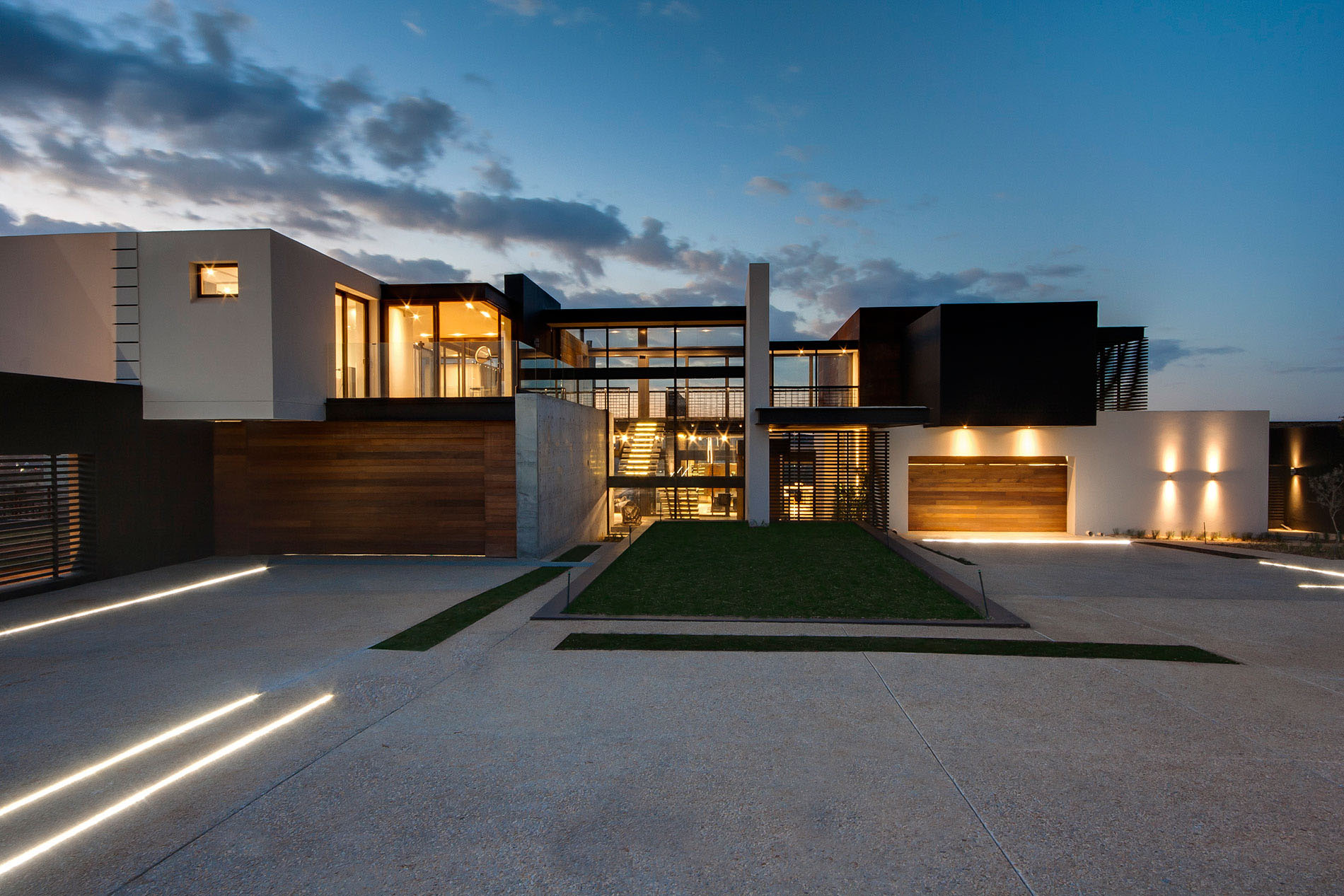 Entry Design Boz Amusing Entry Design Of House Boz By Nico Van Der Meulen Architects With Grey Colored Concrete Floor And Little Green Grass Dream Homes  Spacious And Concrete Contemporary House With Glass And Steel Elements