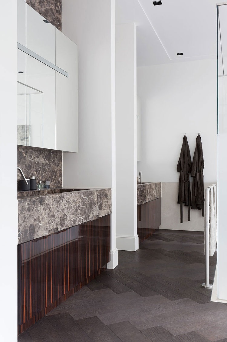 Bathroom Design Cabinet Astonishing Bathroom Design With Mirrored Cabinet Door And Glossy Vanity Idea At Manor River Remy Meijers Decoration Dazzling Glossy Furniture In Bright And Elegant House Interiors