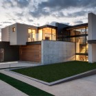 Building Design Boz Astonishing Building Design Of House Boz By Nico Van Der Meulen Architects With Soft Grey Colored Concrete Wall Dream Homes Spacious And Concrete Contemporary House With Glass And Steel Elements
