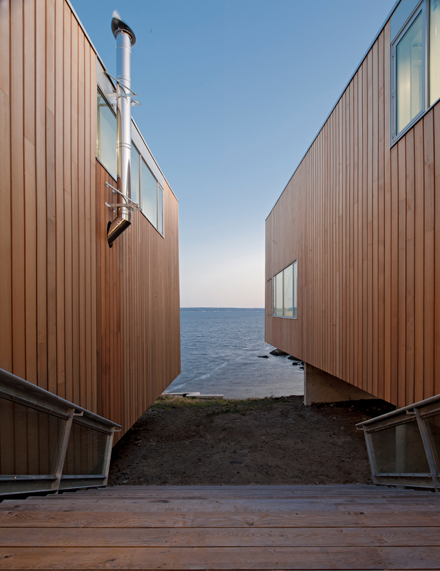 Blue Sea Two Beautiful Blue Sea Near The Two Hulls House With Wide Outdoor Wooden Staircase And Wooden Wall Dream Homes Stunning Cantilevered Home With Earthy Tones Of Minimalist Interior Designs