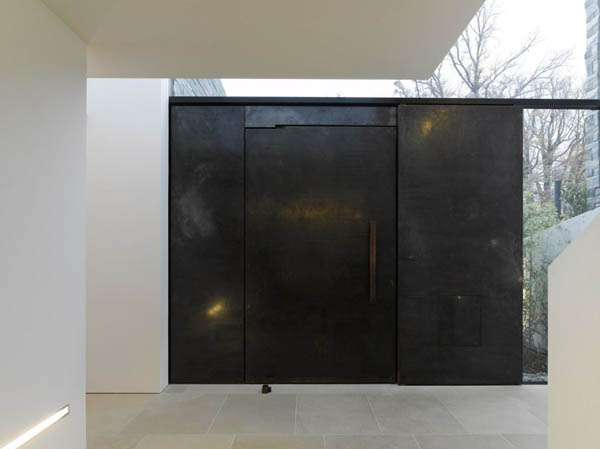 Black Door Get Casual Black Door Design To Get Balance Design In The White Room Interior And Matched With Semi Outdoor Design Dream Homes Beautiful Grey Paint Colors For Your Perfect Contemporary Homes