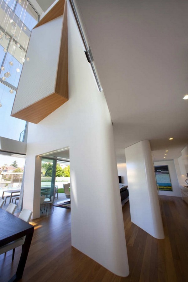 Pillar Costructionpainted White Concrete Pillar Construction Painted In Bold White Color Sustaining The High Roof Of Point Piper House Dream Homes  Marvelous Modern Home With Stunning Exterior And Swimming Pools