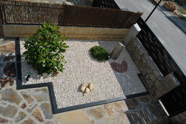 Rock Garden With Contemporary Rock Garden Design Ideas With Stones And Planters Which Giving Fresh Atmosphere The Area Garden  17 Amazing Garden Design Ideas With Rocks And Stones Appearance