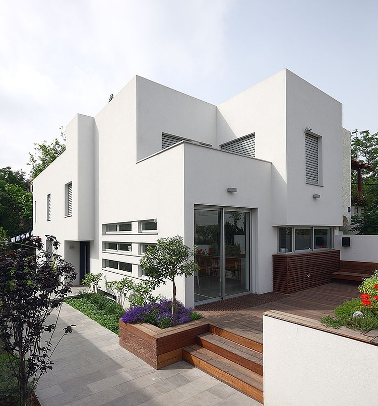 White Painted Architects Contemporary White Painted House Amitzi Architects Entrance Deck With Stairs Seen From Walking Way Dream Homes  Stylish Minimalist Home Interior And Exterior With Bewitching White Paint Colors