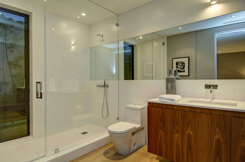 Decorative Bathroom Up Cool Decorative Bathroom Without Bath Up For Spectacular Views Over Los Angeles Installed With White Water Closet And Big Glass Dream Homes  Fascinating Contemporary House With Spectacular City Scenery