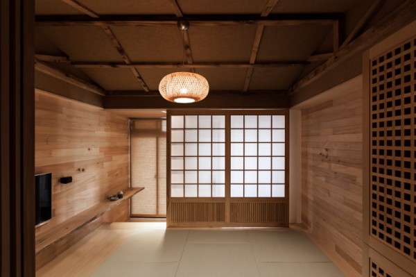 Home Interior A Enchanting Home Interior Design Of A Japanese Room Including Wooden Board Flooring With A TV On The Wall Also A Pendant Lamp Hanging On Ceiling Architecture Charming Modern Japanese House With Luminous Wooden Structure