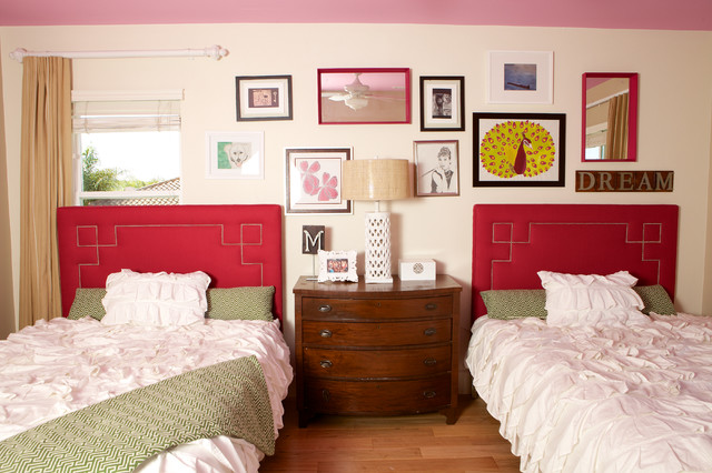 Tween Bedrooms Compact Excellent Tween Bedrooms Ideas With Compact Shaped Beds And Ruffled Quilts Red Padded Headboards Artistic Photographs Bedroom 22 Sophisticated Tween Bedroom Decorations With Artistic Beautiful Ornaments