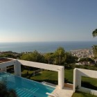 Ocean View This Extraordinary Ocean View Enjoyed From This Is Not A Framed Garden Rooftop Home With Lawn And Swimming Pool Dream Homes Elegant Home Covered By Infinity Swimming Pool And Natural Garden View