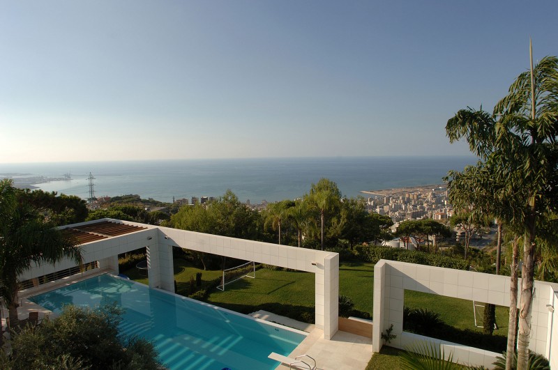 Ocean View This Extraordinary Ocean View Enjoyed From This Is Not A Framed Garden Rooftop Home With Lawn And Swimming Pool Dream Homes Elegant Home Covered By Infinity Swimming Pool And Natural Garden View