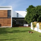 Casa Att Arquitectos Fabulous Casa ATT By Dionne Arquitectos Exterior Design With Green Lawn At The Backyard And Modern Fence Dream Homes Elegant Beautiful Home With Modern Living Spaces