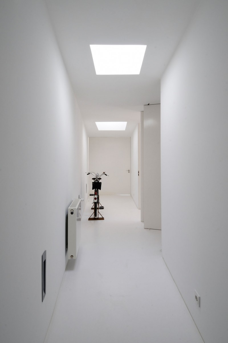 Hall Design In Fabulous Hall Design Of House In Banzao With White Concrete Wall And Several Skylight Placed On The Ceiling Architecture Brilliant Contemporary Home With Stunningly Monochromatic Style