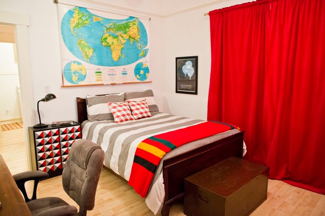 Red Heigh The Fantastic Red High Drapes On The White Painted Wall In Eclectic Bedroom Furnished Wooden Bed With Red Duvet Cover Bedroom Creative And Beautiful Duvet Cover Ideas To Get Different Looks