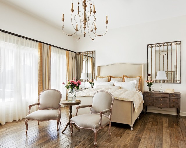 Italian Bedroom Coffe Fascinating Italian Bedroom Furniture With Coffee Table Feat Flower Between White Chairs Under Chandelier Decor Bedroom  20 Stunning Italian Bedroom Furniture Sets That Will Inspire You