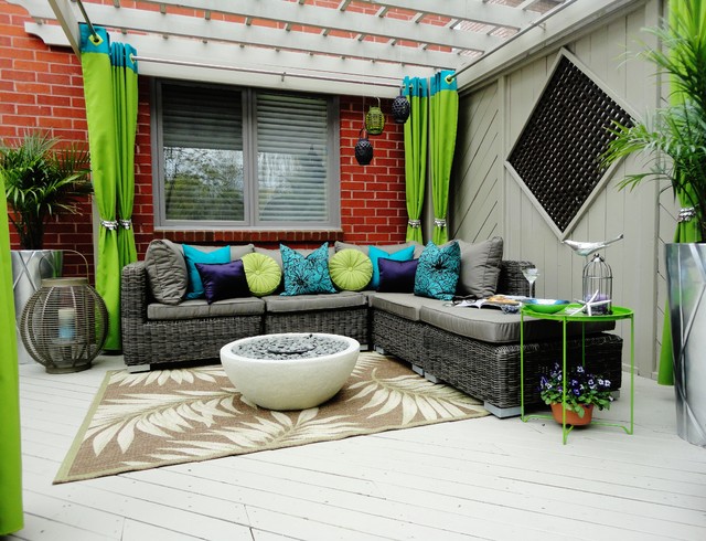 Green Heigh White Fresh Green Height Drapes On White Wooden Pergola In Contemporary Patio Furnished Decorative Living Desk And Outdoor Sofa Decoration Various Outdoor Sofa Furniture For Modern Home Exteriors