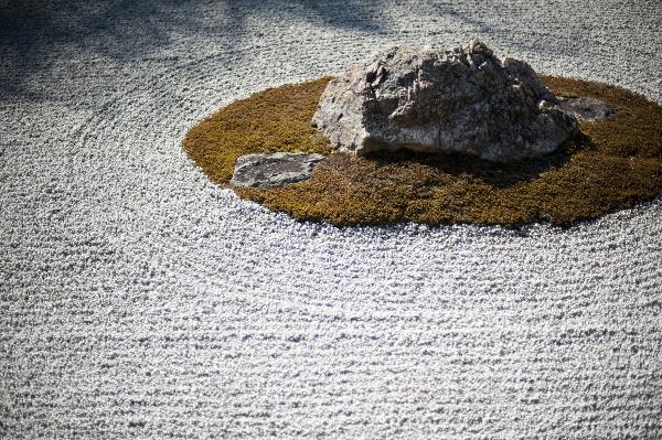 Raked Pabble Area Fresh Raked Pebble Rock Garden Area With Cream And Brown Color That Accompany The Stone Decorating Garden  17 Amazing Garden Design Ideas With Rocks And Stones Appearance