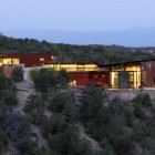 View From Desert Good View From Far Away In Desert House That Planters And Trees Surrounding The Building And Make Fresh The Area Dream Homes Unique Contemporary Rustic Home With Minimalist Design Layout