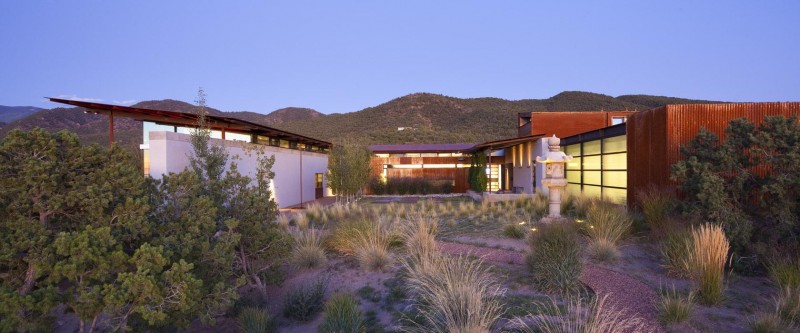 View By That Great View By Desert House That White And Brown Decoration And The Planters Giving Fresh Atmosphere In The Area Decoration Unique Contemporary Rustic Home With Minimalist Design Layout