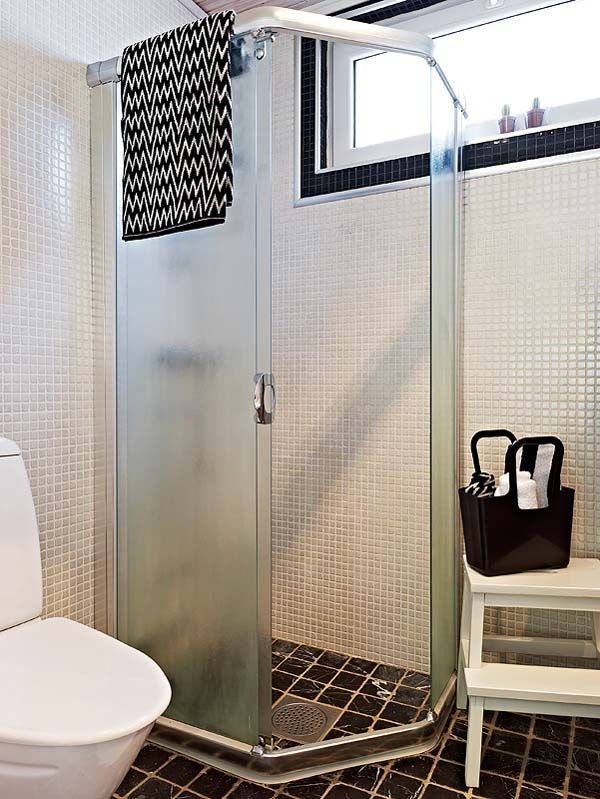 Small Shaped In Incredible Small Shaped Shower Room In Bedroom Using Contemporary Semi Open House Ideas Combined Black Tiled Floor Dream Homes  Casual Contemporary Home With Stunning Colorful Interior Designs