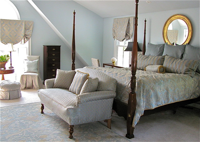 Traditional Bedroom Grey Incredible Traditional Bedroom Design With Grey Colored Small Sofa Dark Brown Bed Pillar Made From Wooden Material Decoration Lovely And Small Sofa Furniture Examples For Your Inspiration