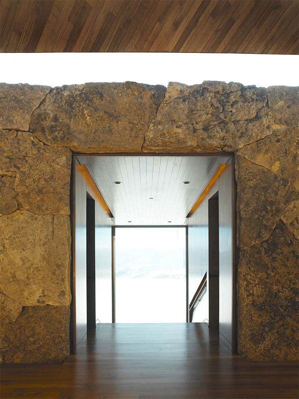 Wildcat Ridge Voorsanger Incredible Wildcat Ridge Residence By Voorsanger Architects Home Design Interior In Hallway Used Stone Wall And Wooden Flooring Ideas Dream Homes Amazing Glass Home With Warm Interior Decoration In Natural Environment