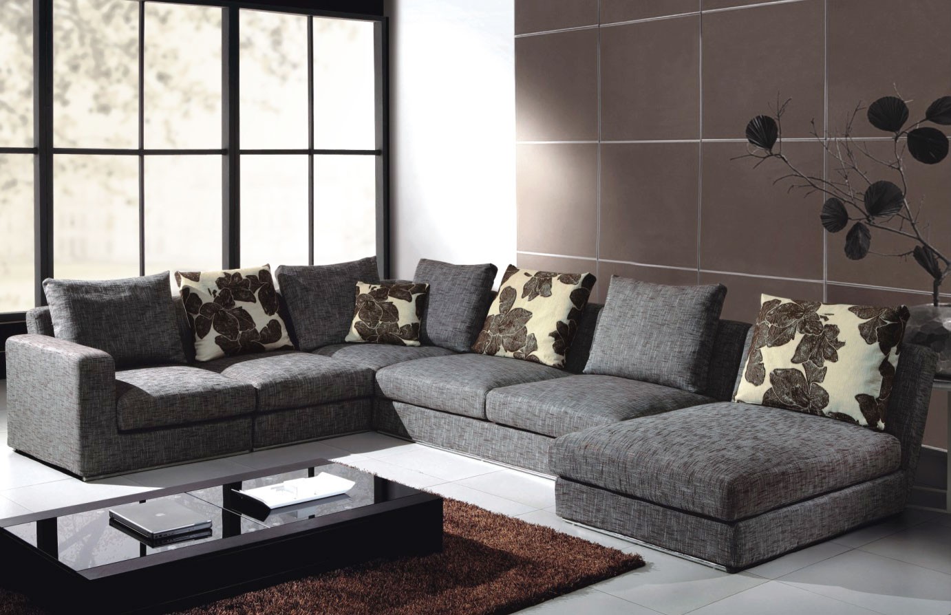 Classic Living With Inspiring Classic Living Room Design With Dark Grey Colored Sofa Sectional And Dark Brown Colored Rug Carpet Dream Homes Enchanting Living Room Decorating With A Large Sectional Sofas