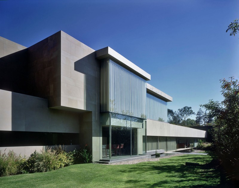 Casa Reforma Displaying Interesting Casa Reforma Architecture Idea Displaying Nice Two Floor Building With Transparent Door And Lawn Dream Homes  Creative And Concrete Contemporary Home With Beautiful Large Bookshelf