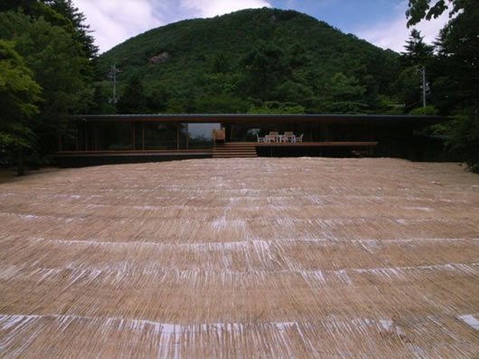 Park With Behind Large Park With Brown Floors Behind The Japanese Rural Homes By Kidosaki Architects Also Between The Garden Architecture Beautiful Modern Japanese Home Covered By Glass And Wooden Walls