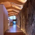 Wildcat Ridge Voorsanger Marvelous Wildcat Ridge Residence By Voorsanger Architects Home Design Interior In Hallway Space With Wooden Flooring And Stone Wall Decor Ideas Dream Homes Amazing Glass Home With Warm Interior Decoration In Natural Environment