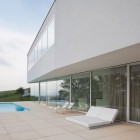 White Lounge Pool Mesmerizing White Lounge Near With Pool Installed In Marble Tiled Floor Of The House L Residence Decoration Simple Home Design With Transparent Glass Wall And Bright Interiors