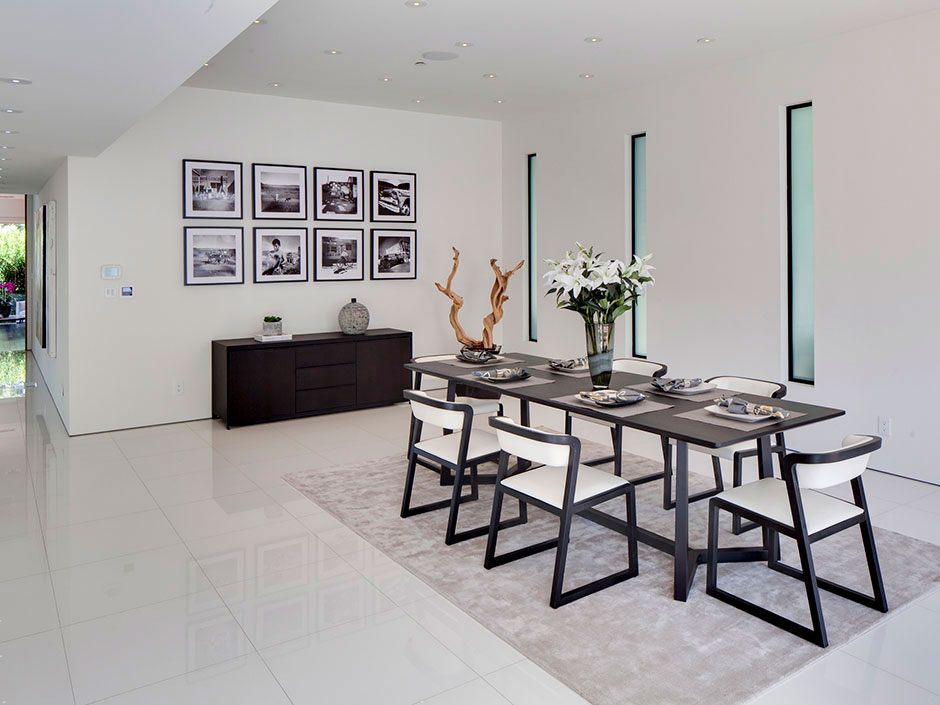 Perfectly Elegant Hills Minimalist Perfectly Elegant In Beverly Hills Residence Dining Room With Dark Table And Chairs With Centerpiece Dream Homes  Charming Modern Interior Applied For Luxurious White Home Designs