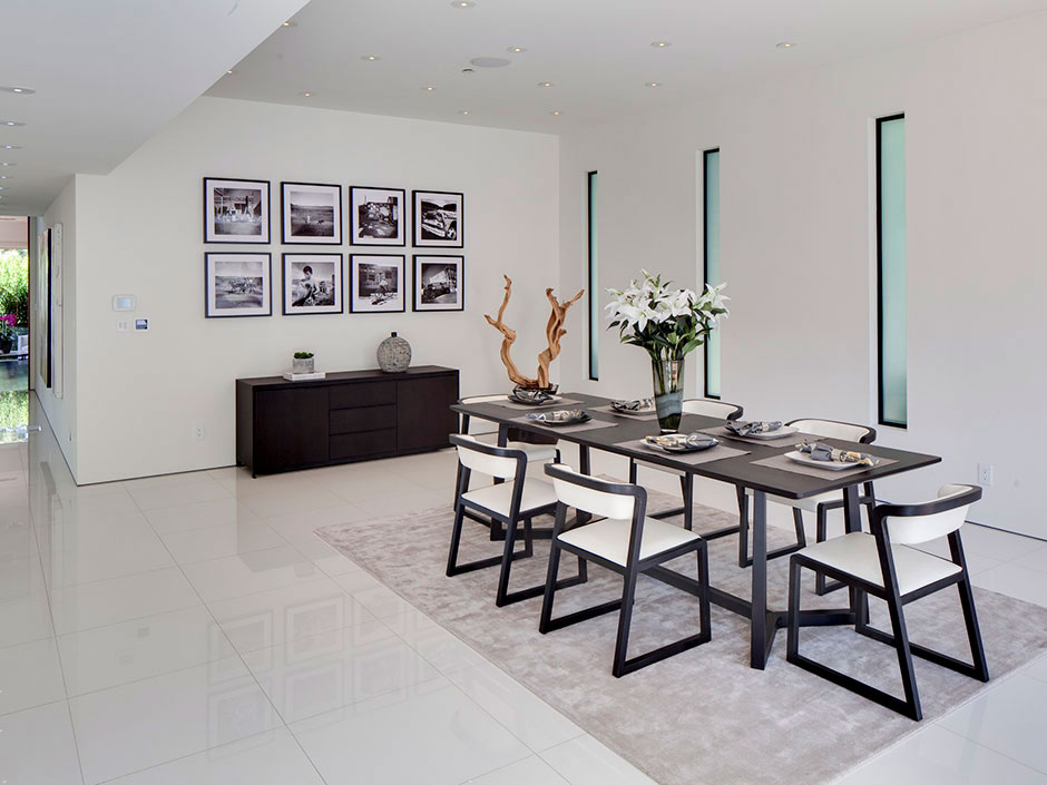 Perfectly Elegant Hills Minimalist Perfectly Elegant In Beverly Hills Residence Dining Room With Dark Table And Chairs With Centerpiece Dream Homes Charming Modern Interior Applied For Luxurious White Home Designs