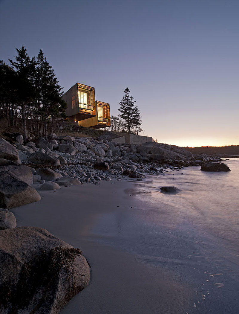 Beach Space Two Natural Beach Space Near The Two Hulls House With Wooden Wall And Bright Balcony Under The Wooden Roof Dream Homes Stunning Cantilevered Home With Earthy Tones Of Minimalist Interior Designs