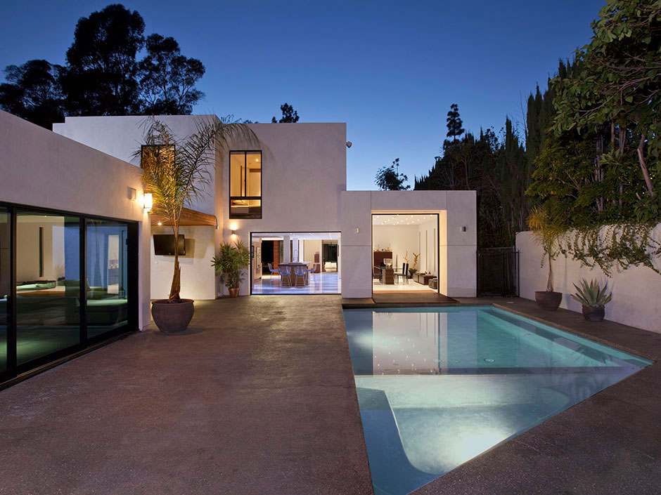 Perfectly Elegant Hills Nice Perfectly Elegant In Beverly Hills Home Swimming Pool Area With Potted Tree To Decorate The Pool Side Dream Homes Charming Modern Interior Applied For Luxurious White Home Designs