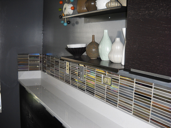 Rectangular Glass Backsplash Simple Rectangular Glass Tiled Kitchen Backsplash Designed With Open Shelves For Pots And Canister Storage Idea Decoration  Cozy Kitchen Backsplash With Sleek Cabinet And Chic Kitchen Tools