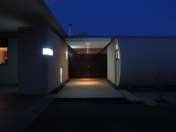Beam House Cohen Striking Beam House By Uri Cohen Architects Design Exterior At Night View Decorated With Modern Small Home Decoration Ideas Dream Homes  Unique Home Design With Extraordinary Exterior And Interior Style