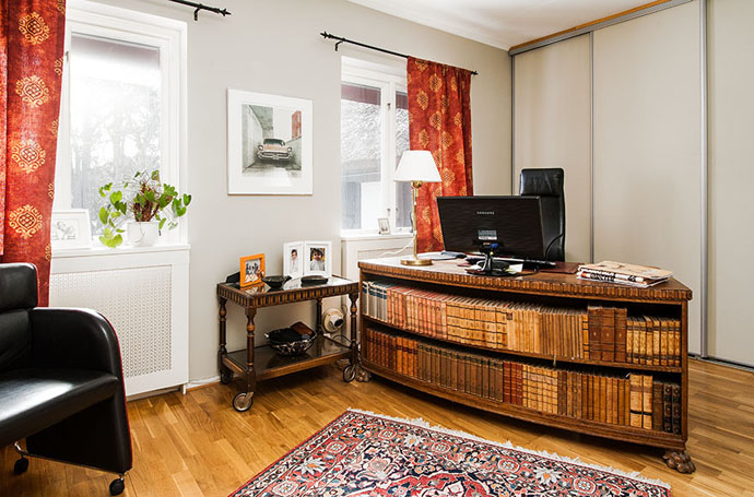 Look Of Room Traditional Look Of House Office Room For Man Furnished With Chic Curved Wooden Desk Enhanced With Bookcase Dream Homes  Wonderful Modern Home With Verdant Garden Decorations