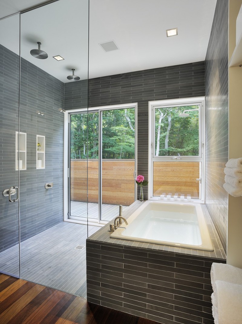 Bathroom In Hill Attractive Bathroom In The Qual Hill House With White Tub And Glass Shower Space Under The White Ceiling Architecture Striking And Creative Modern Home With Personal Art Galleries