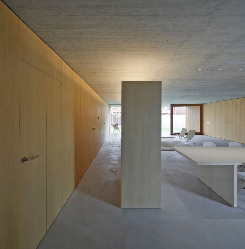 Space Inside In Wide Space Inside The House In Villarcaya With Concrete Ceiling And Wooden Wall Near Concrete Floor Architecture Chic Spanish Home Design With Grey Concrete Floors