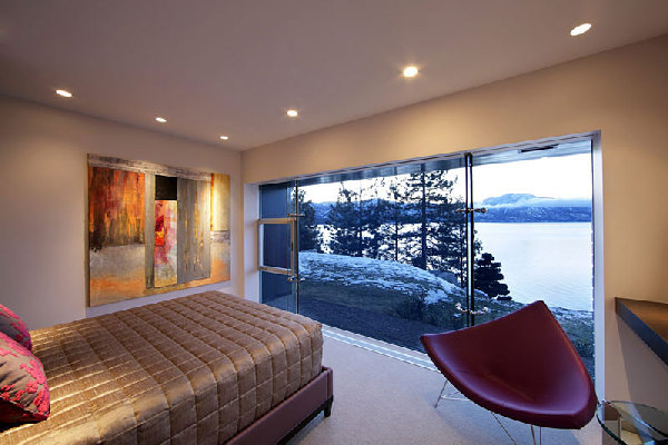 Water Site From Attractive Water Site View Enjoyed From Cliff House By Mark Dziewulski Architect With Marvelous Master Bedroom Interior Architecture Waterfront Cliff House With Luxurious Furniture And Beautiful View