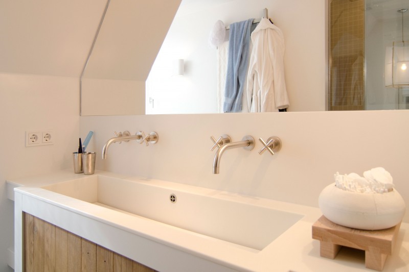 White Painted In Awesome White Painted Holiday Home In Vlieland Bathroom Idea Involving Double Vanity With Single Deep Sink Dream Homes Classic Home Exterior Hiding Stylish Interior Decorations