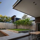 Graham House Idea Beautiful Graham House Exterior Landscaping Idea Dominated Green Manicured Turfs And Trees For Refreshing Dream Homes Creative Contemporary Home For Elegant And Unusual Cantilevered Appearance