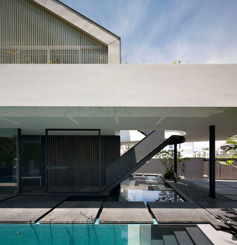 White And The Glorious White And Grey Painted The Park House Exterior Wall Hitting The Fresh Blue Water Filled In Swimming Pool Dream Homes Spacious Contemporary Concrete House With Great Interior Decorations