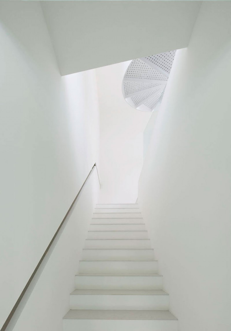 White Themed House Minimalist White Themed The Park House Indoor Staircase Idea Involving Metallic Handrail To Access Upper Floor Dream Homes Spacious Contemporary Concrete House With Great Interior Decorations