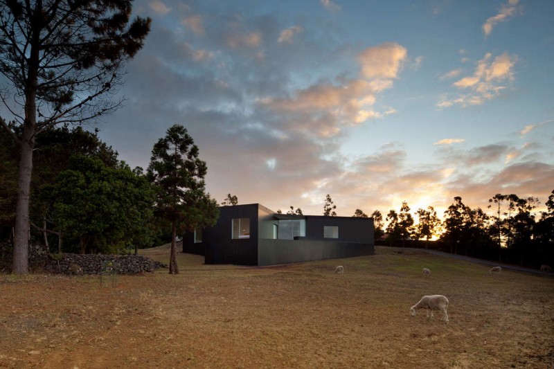 Countryside View Two Traditional Countryside View Enjoyed From Two Floor House CZ By SAMI Arquitectos Painted In Black With Dry Lawn Furniture Fabulous Contemporary Simple House With Great White And Black Colors