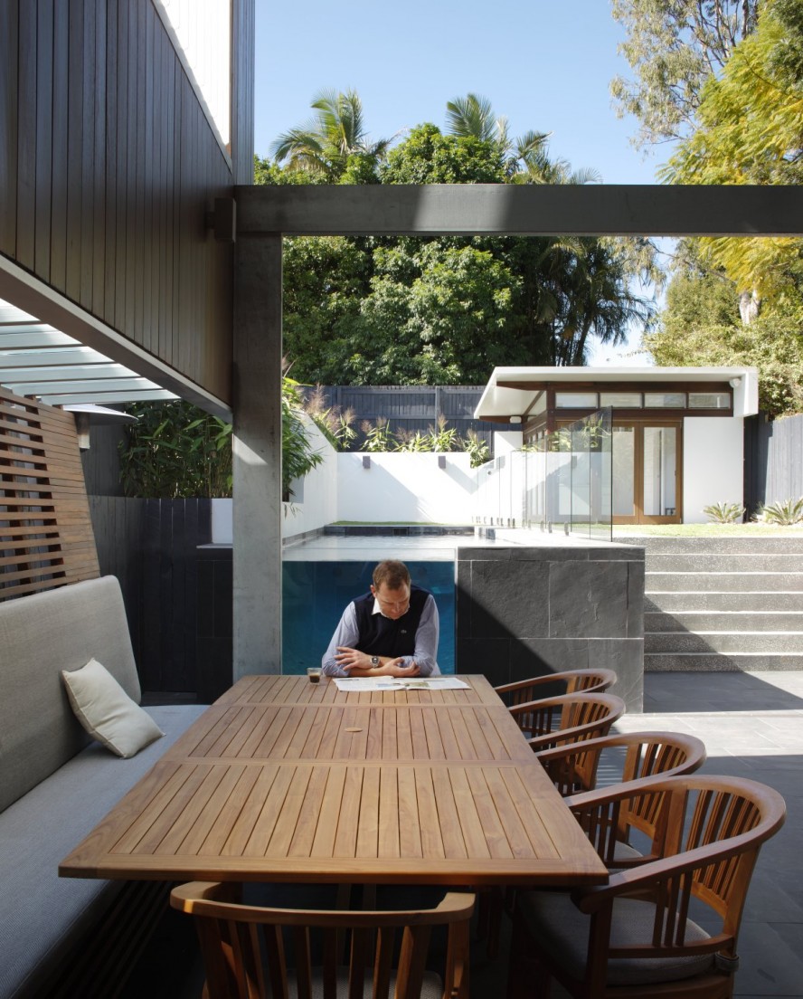 Dining And Contemporary Casual Dining And Gathering Of Contemporary Gibbon Street House Completed With Wooden Rectangular Table And Stylish Chairs Dream Homes Unique Contemporary House Design With Elegant Comfortable Sensations